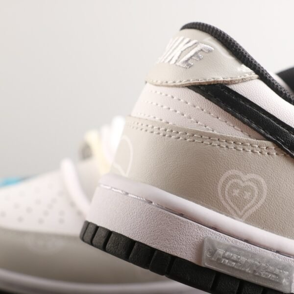 Nike Dunk Low SE Free