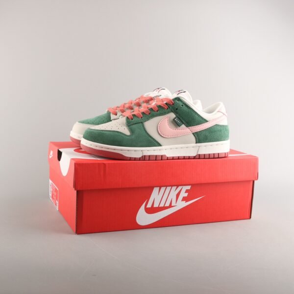 (WMNS) Nike Dunk Low SE 'All Petals United' - Imagen 2