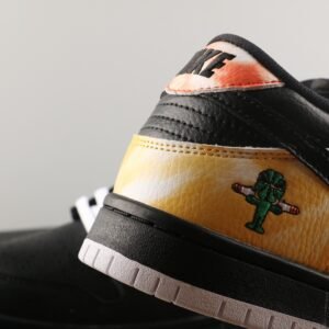 Dunk SB Low 'Tie-Dye Raygun - Black'