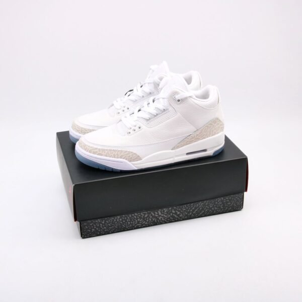 Air Jordan 3 Retro 'Triple White' - Imagen 3